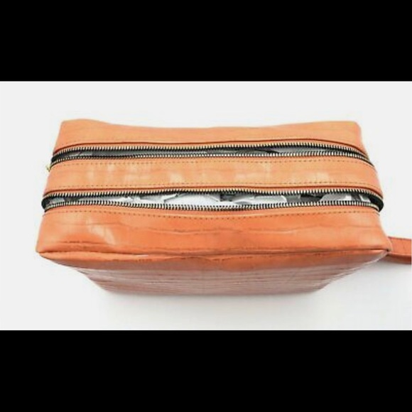 ❤️”Sale”Nwt gorgeous orange croc print double zip cosmetic bag!! - Picture 4 of 8